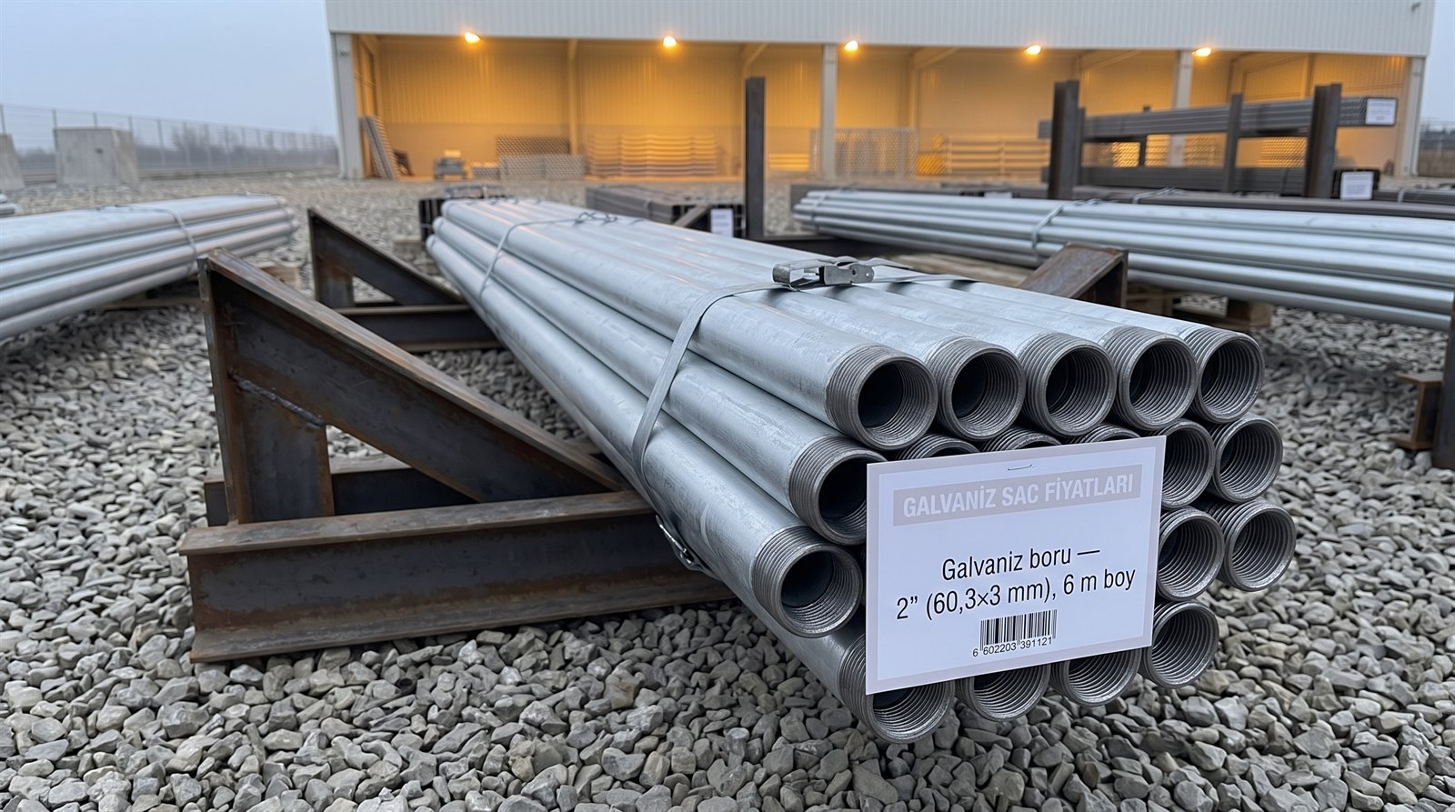 Galvaniz boru 2" (60,3×3 mm), 6 m boy, sevkiyat alanında