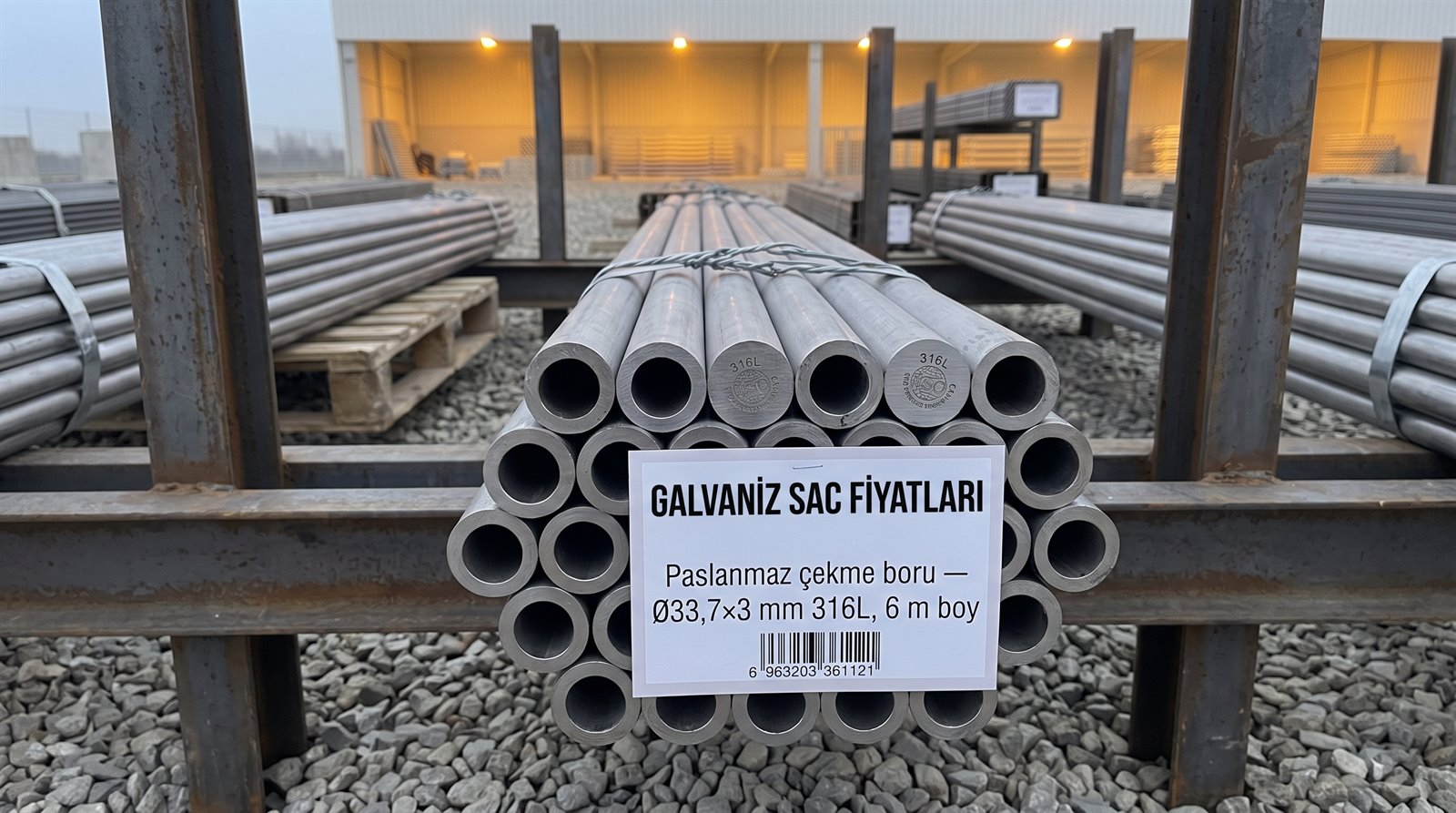 Paslanmaz çekme boru Ø33,7×3 mm 316L, 6 m boy, sevkiyat alanında